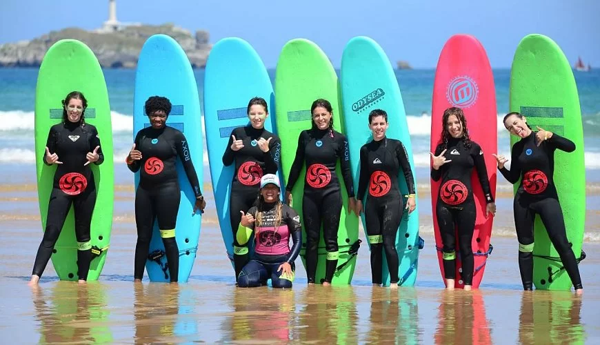 ESCUELA CANTABRA DE SURF QUIKSILVER & ROXY