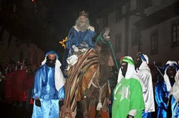 Cabalgata de Reyes en Santillana del Mar